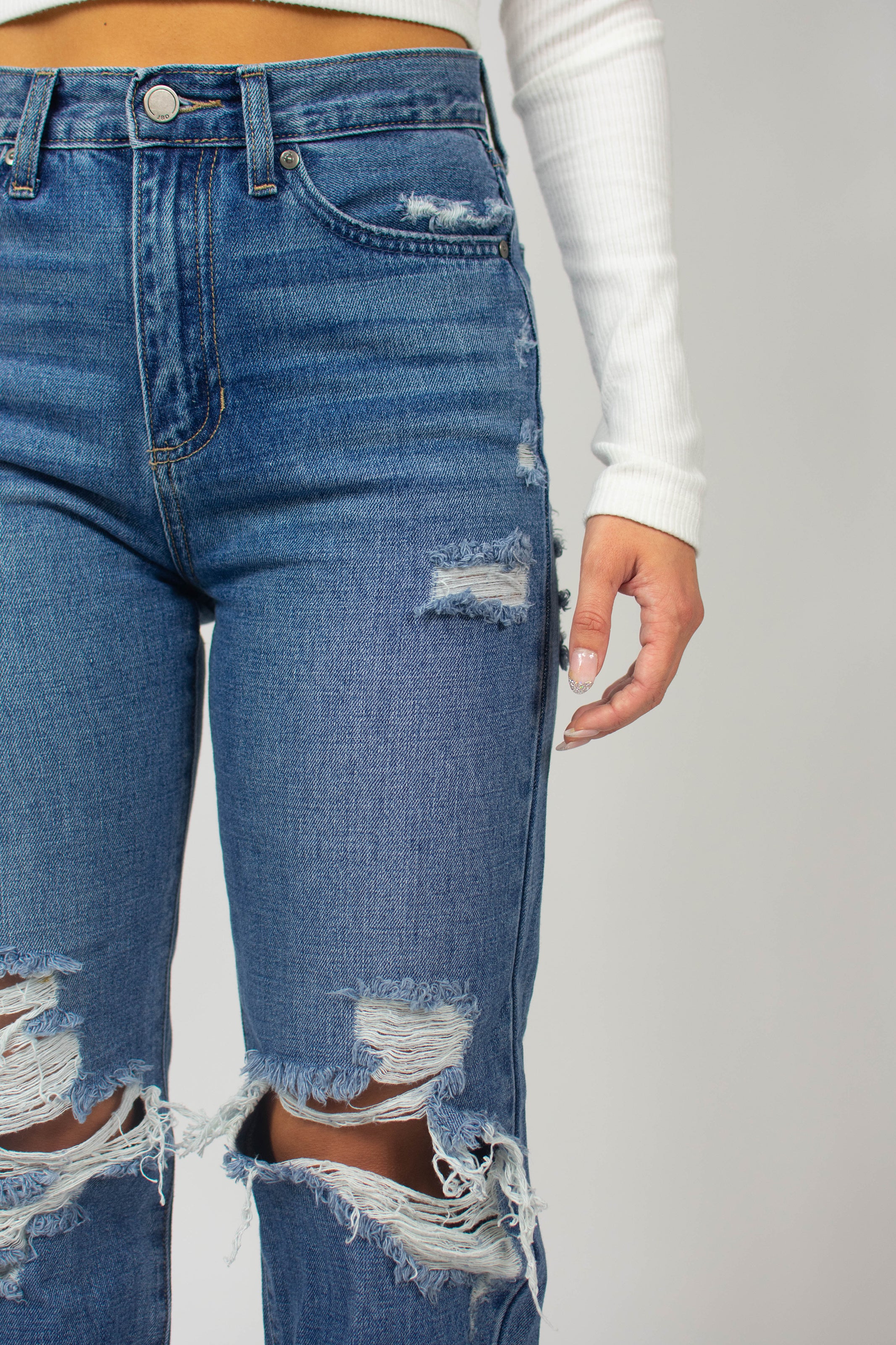 Highland Jeans in Dark Wash - Image 3
