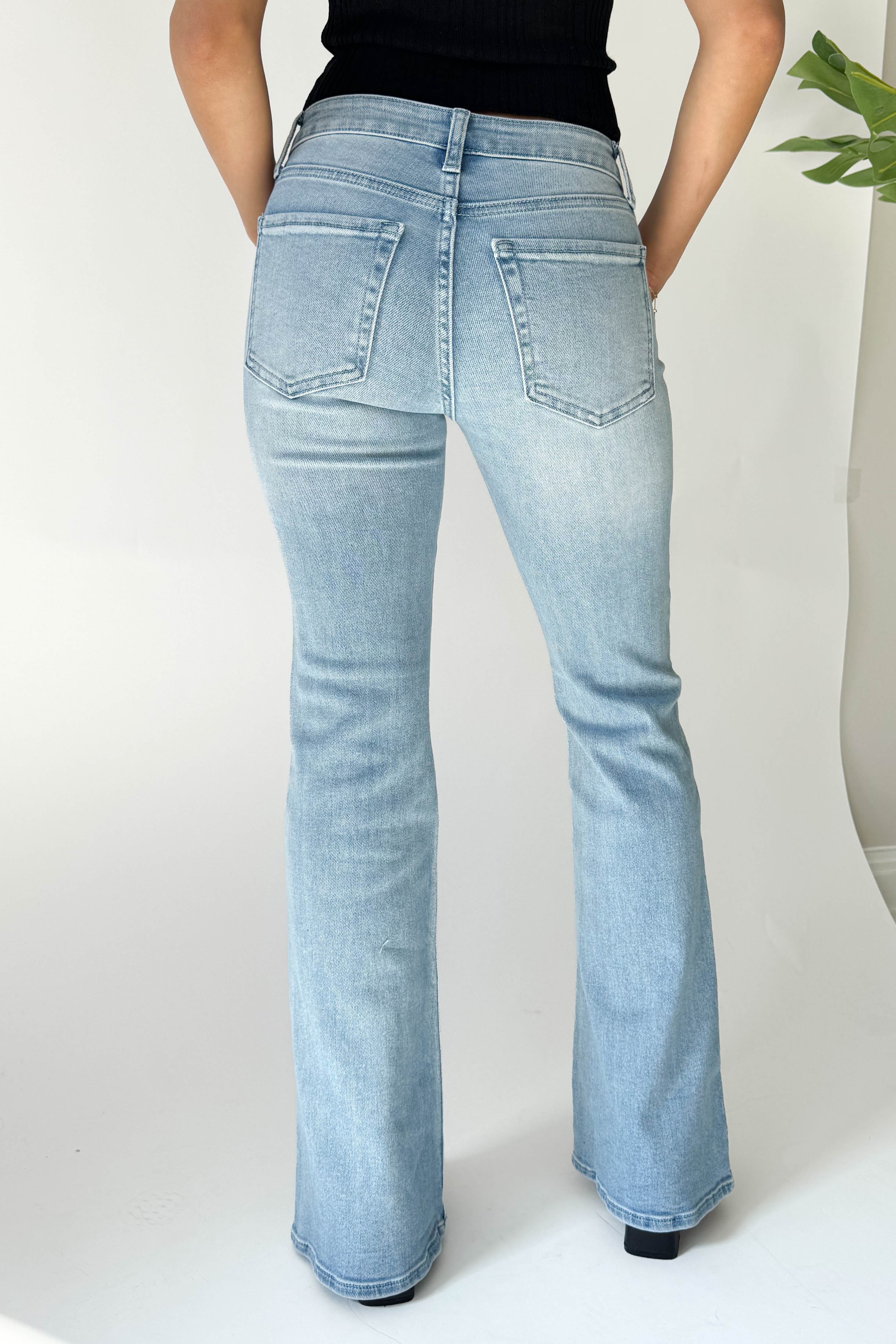 Kendall Jeans - Image 4