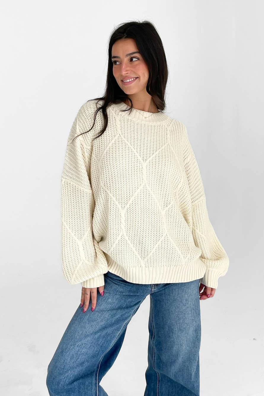 Logan Oversized Sweater in Cream - Image 4