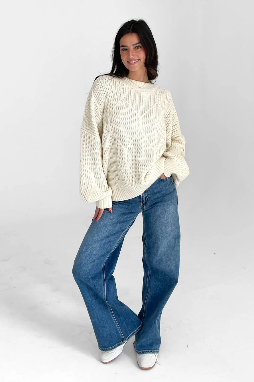 Logan Oversized Sweater in Cream - Image 5